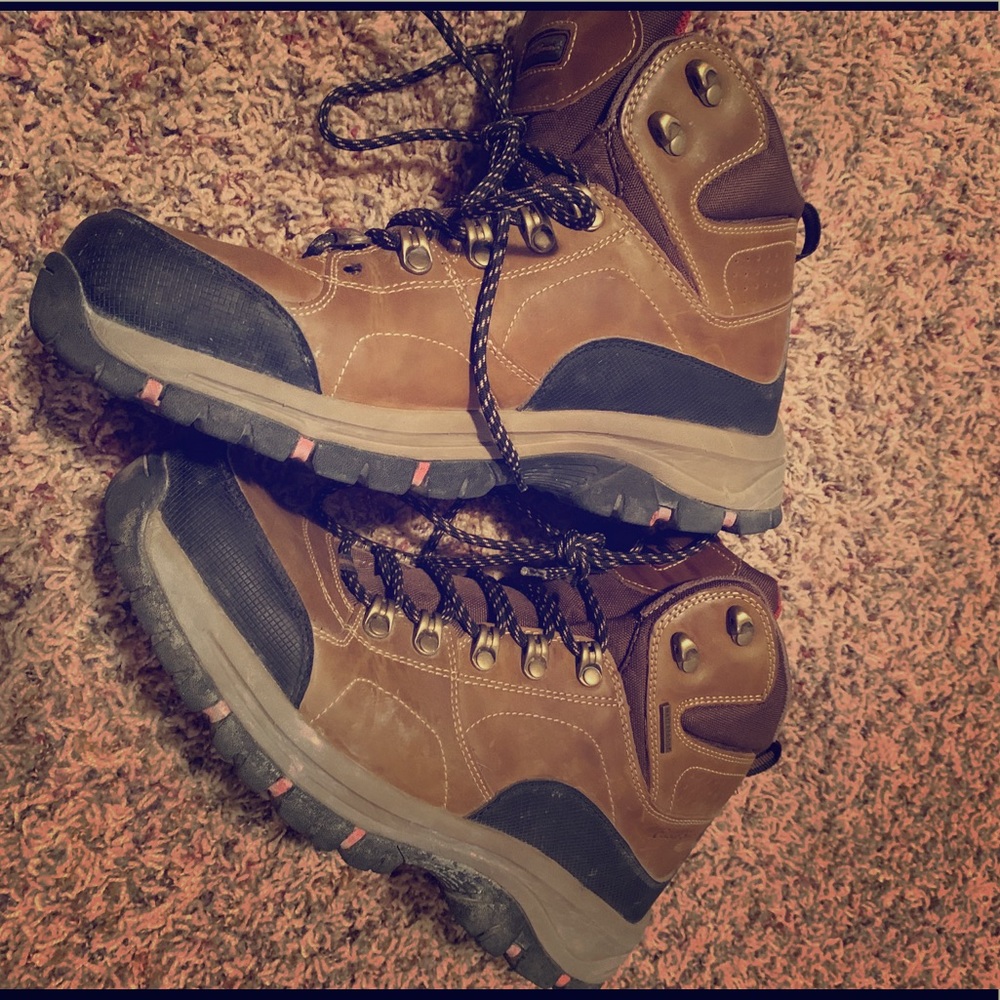 SOLD Men’s waterproof Eddie Bauer Boots size 10.5